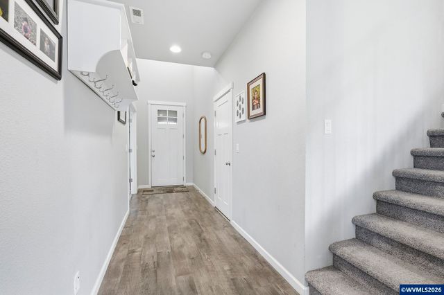 1301 Sunflower St, Woodburn, OR 97071