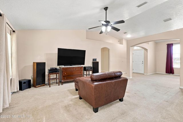 8168 LEAFCREST Drive, Jacksonville, FL 32244
