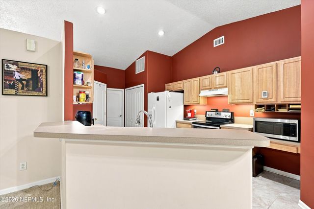 8168 LEAFCREST Drive, Jacksonville, FL 32244