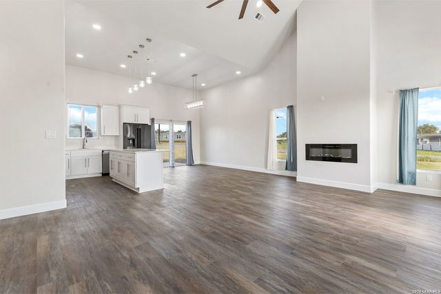 16911 Rancho Escondido, Atascosa, TX 78002