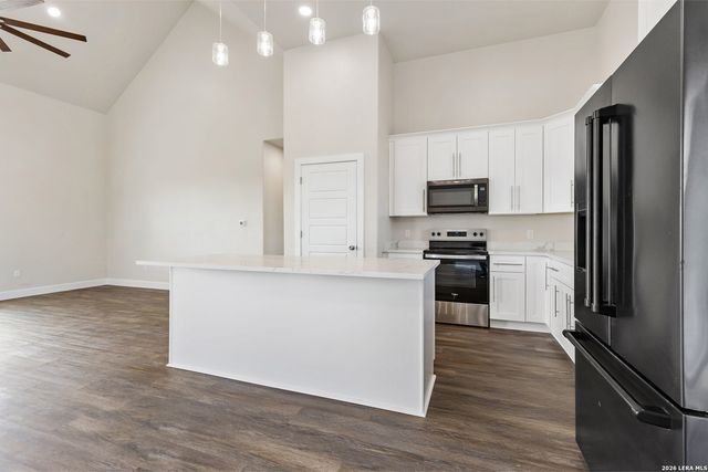 16911 Rancho Escondido, Atascosa, TX 78002