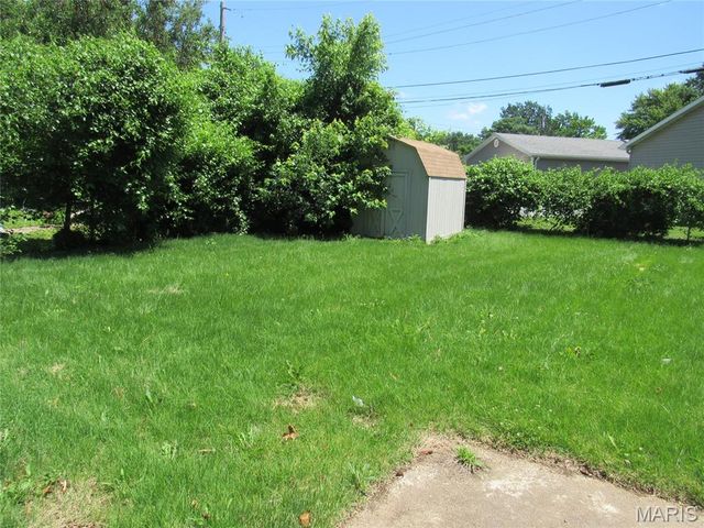 1950 Thunderbird Avenue, Florissant, MO 63033