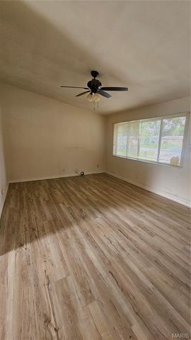 1950 Thunderbird Avenue, Florissant, MO 63033