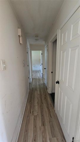1950 Thunderbird Avenue, Florissant, MO 63033