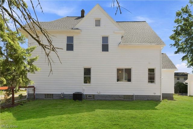 3223 W Pleasant Valley Road, Parma, OH 44134