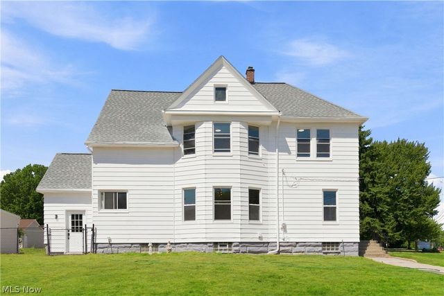 3223 W Pleasant Valley Road, Parma, OH 44134