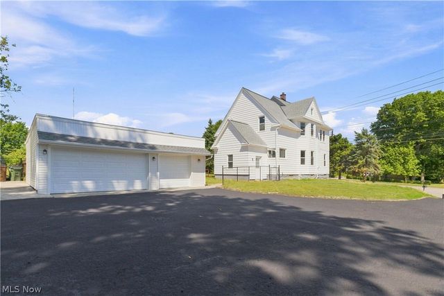3223 W Pleasant Valley Road, Parma, OH 44134