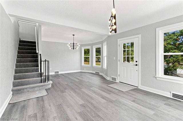 3223 W Pleasant Valley Road, Parma, OH 44134