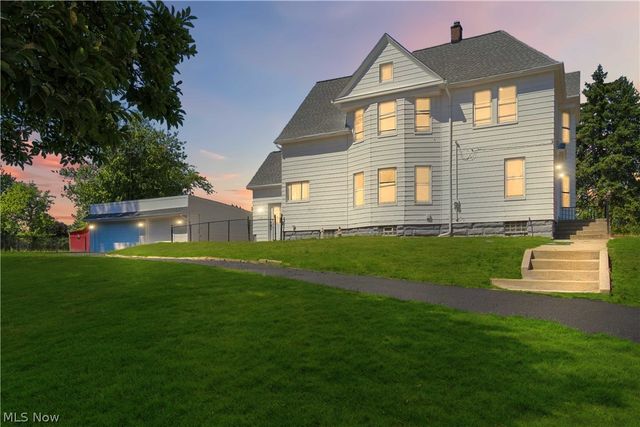 3223 W Pleasant Valley Road, Parma, OH 44134
