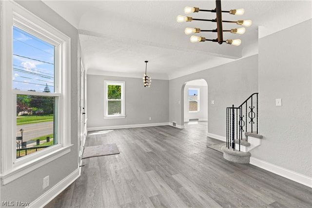 3223 W Pleasant Valley Road, Parma, OH 44134