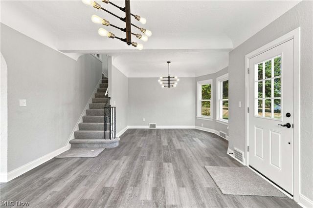 3223 W Pleasant Valley Road, Parma, OH 44134