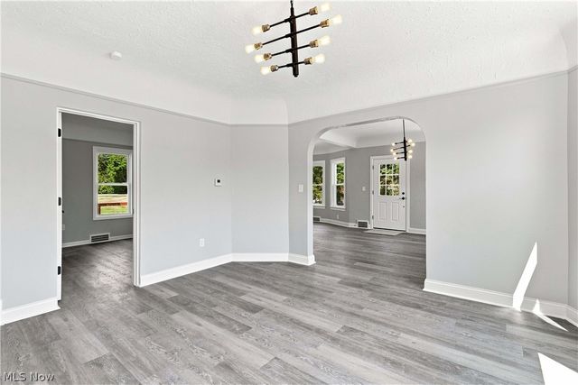 3223 W Pleasant Valley Road, Parma, OH 44134