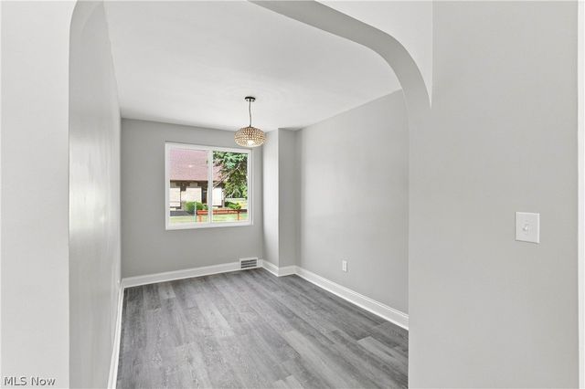 3223 W Pleasant Valley Road, Parma, OH 44134