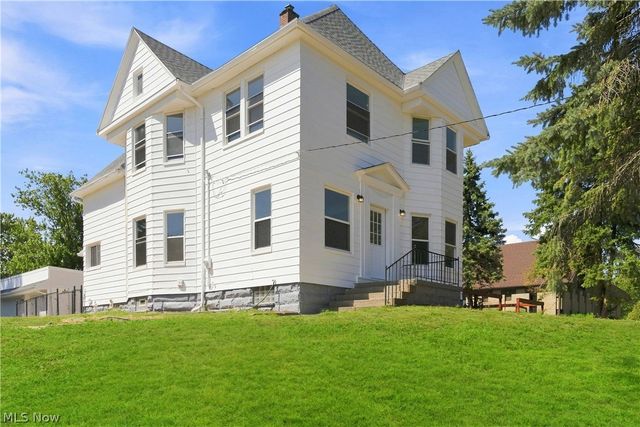 3223 W Pleasant Valley Road, Parma, OH 44134