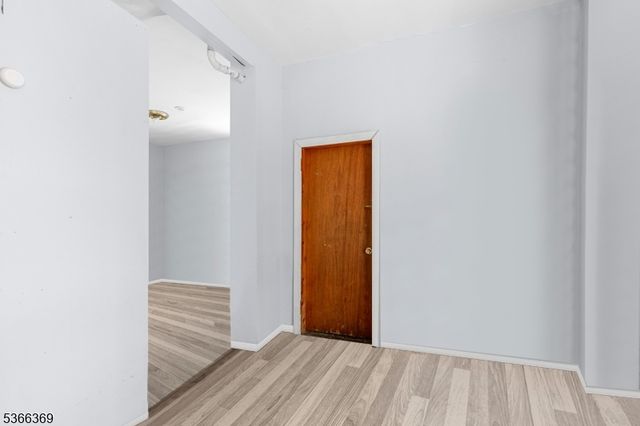 35 Wegman Pkwy, Jersey City, NJ 07305