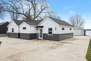 10139 Woodlawn Drive, Portage City, MI 49002