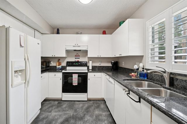 2243 ANDOVER CIRCLE, Palm Harbor, FL 34683