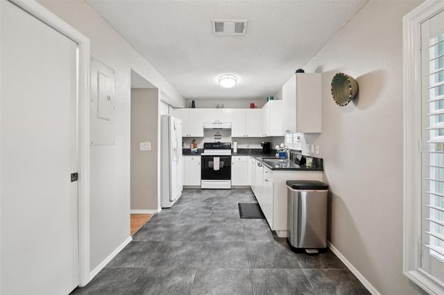 2243 ANDOVER CIRCLE, Palm Harbor, FL 34683