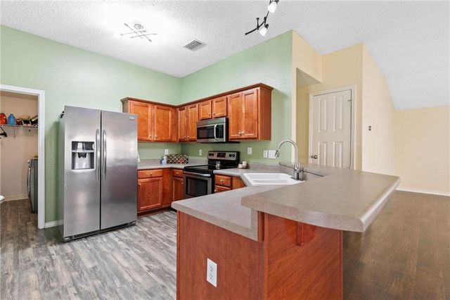 8035 Deerwood Drive, Daphne, AL 36526