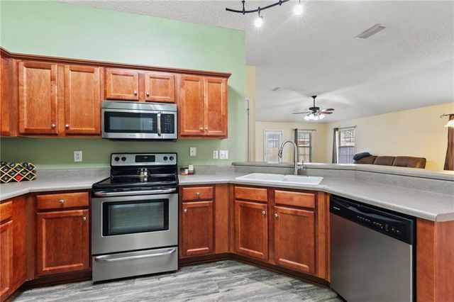 8035 Deerwood Drive, Daphne, AL 36526