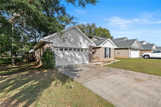 8035 Deerwood Drive, Daphne, AL 36526