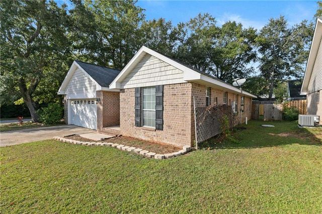 8035 Deerwood Drive, Daphne, AL 36526