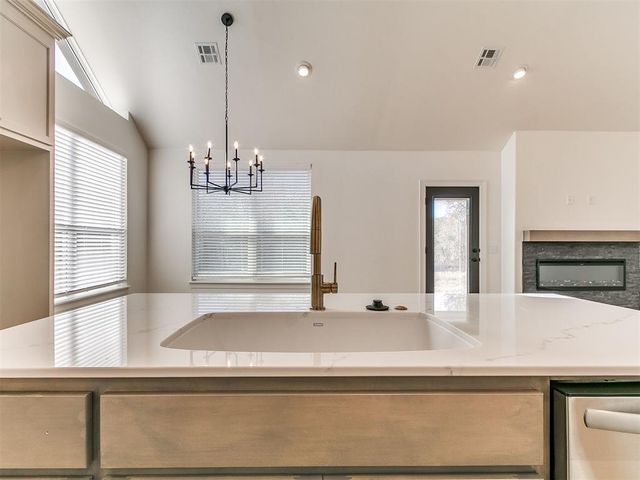 9404 NW 75th Street, Yukon, OK 73099