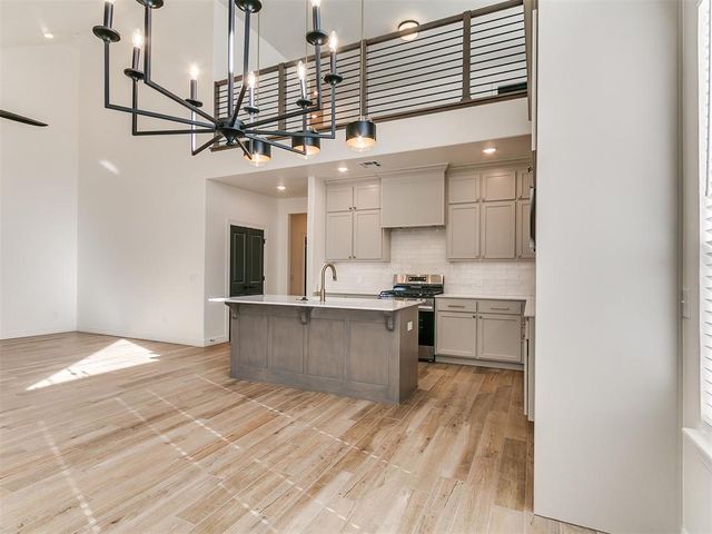 9404 NW 75th Street, Yukon, OK 73099