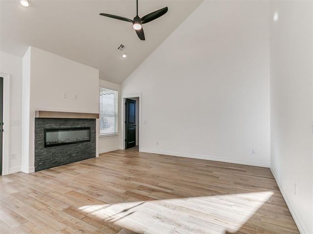 9404 NW 75th Street, Yukon, OK 73099