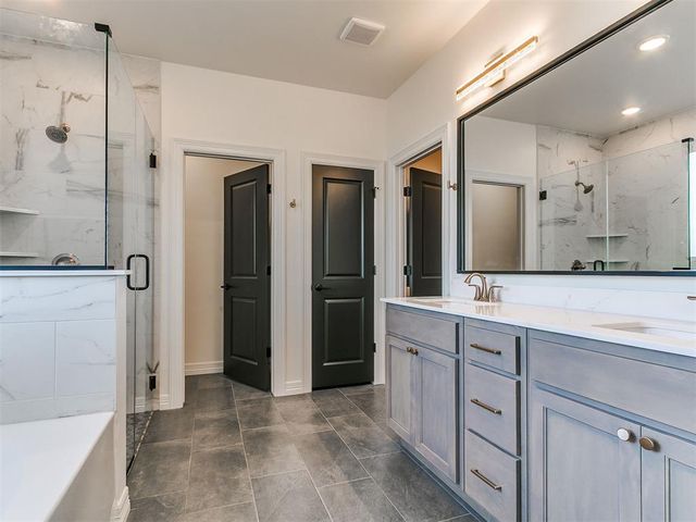 9404 NW 75th Street, Yukon, OK 73099