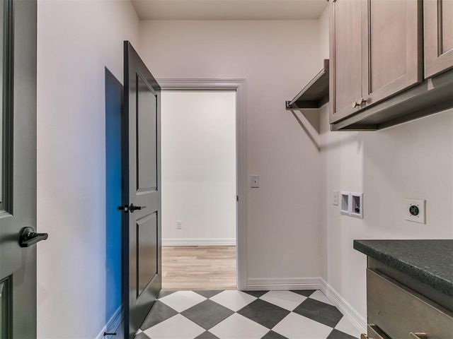 9404 NW 75th Street, Yukon, OK 73099