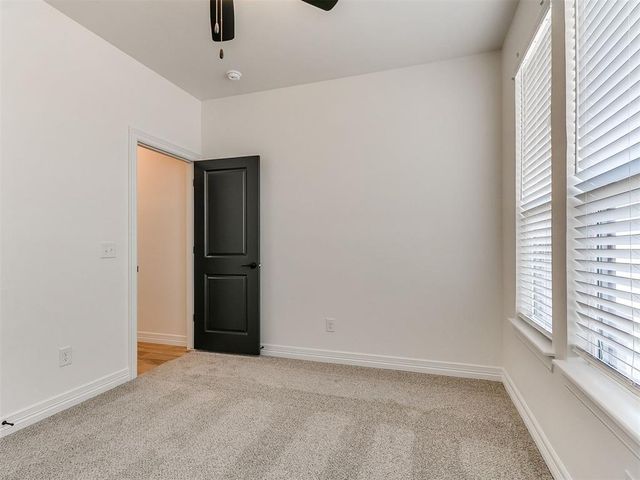 9404 NW 75th Street, Yukon, OK 73099