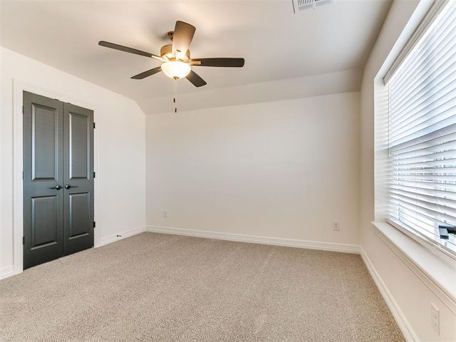 9404 NW 75th Street, Yukon, OK 73099