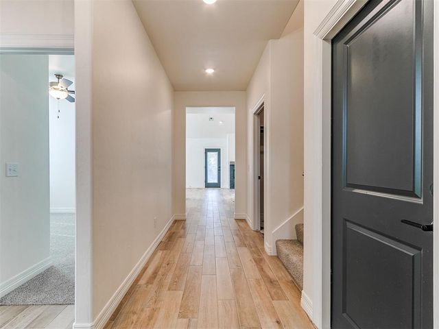 9404 NW 75th Street, Yukon, OK 73099