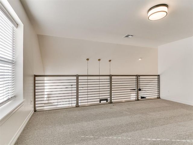 9404 NW 75th Street, Yukon, OK 73099