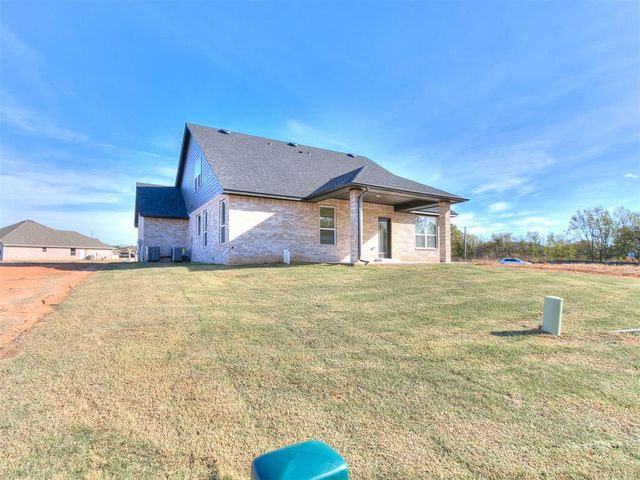 9404 NW 75th Street, Yukon, OK 73099