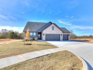 9404 NW 75th Street, Yukon, OK 73099