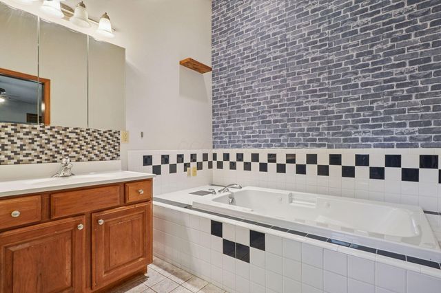 4468 N Bank Road NE, Millersport, OH 43046