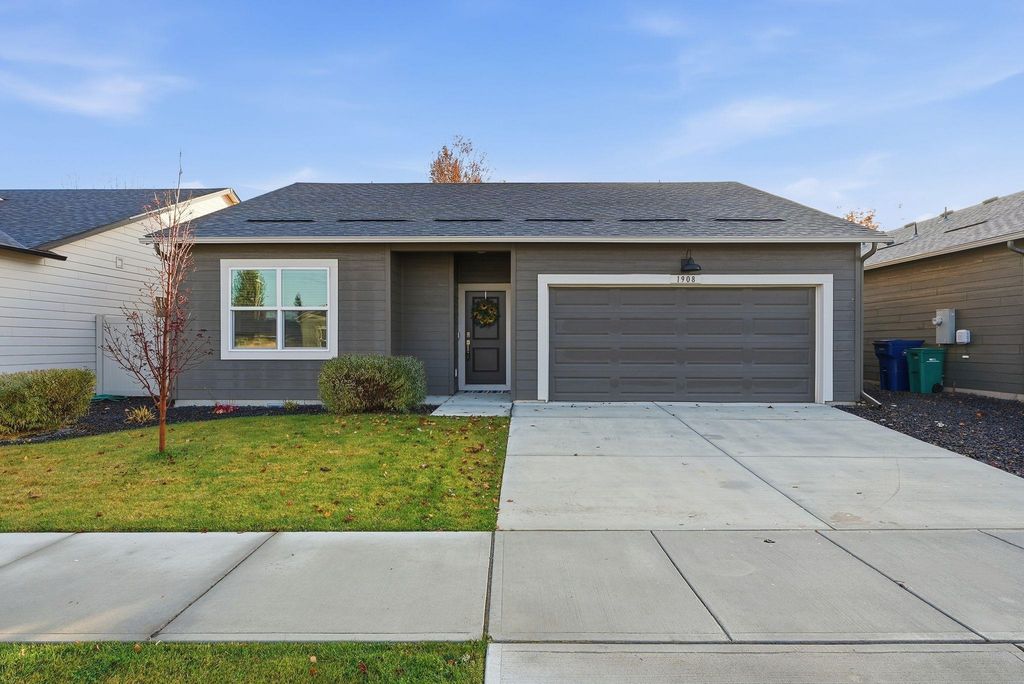 1908 N Drummond Ct, Greenacres, WA 99016