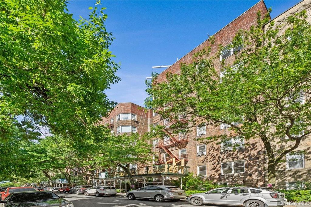 3810 Greystone Avenue 504, Bronx, NY 10463 — exterior