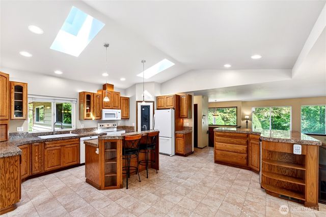 17924 2nd Street E, Lake Tapps, WA 98391