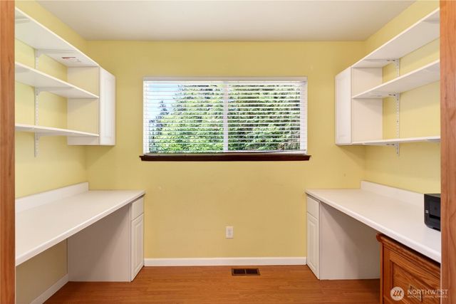 17924 2nd Street E, Lake Tapps, WA 98391