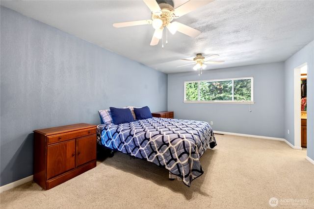 17924 2nd Street E, Lake Tapps, WA 98391