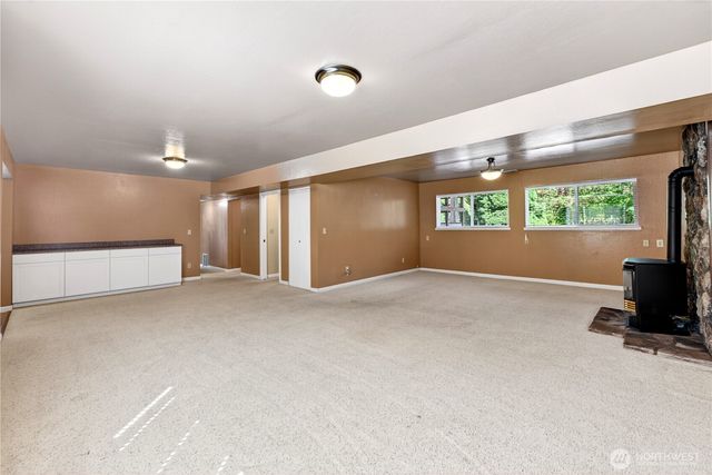 17924 2nd Street E, Lake Tapps, WA 98391