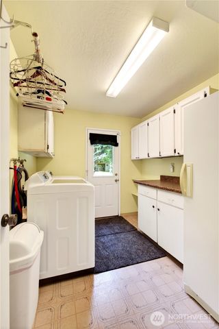 17924 2nd Street E, Lake Tapps, WA 98391