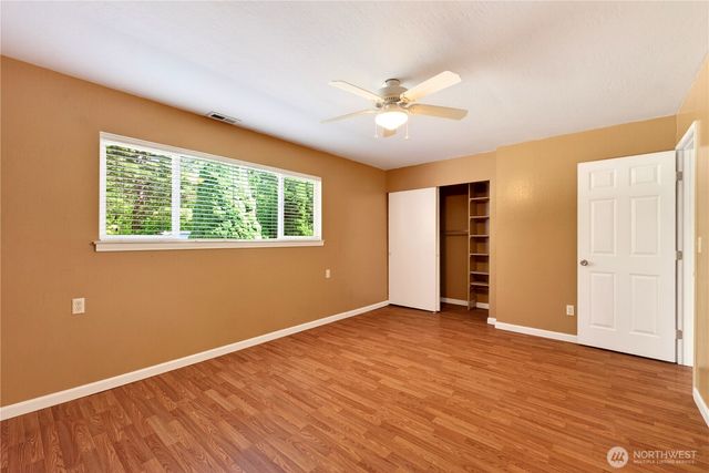 17924 2nd Street E, Lake Tapps, WA 98391