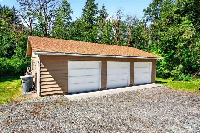 17924 2nd Street E, Lake Tapps, WA 98391