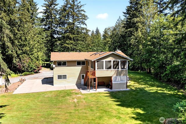 17924 2nd Street E, Lake Tapps, WA 98391