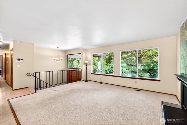 17924 2nd Street E, Lake Tapps, WA 98391