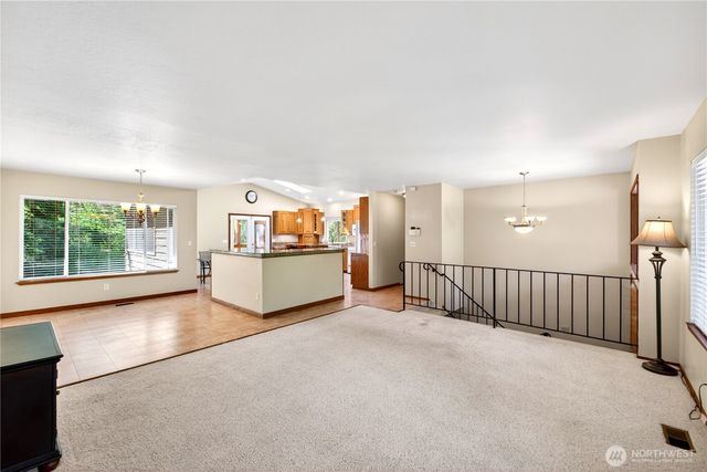 17924 2nd Street E, Lake Tapps, WA 98391